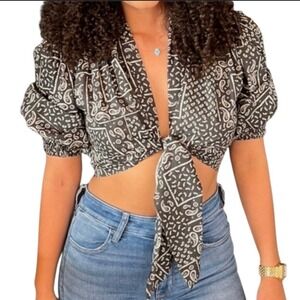 ZARA Paisley Print Crop Tie Front Puff Sleeve Blouse Top Back and White Womens S